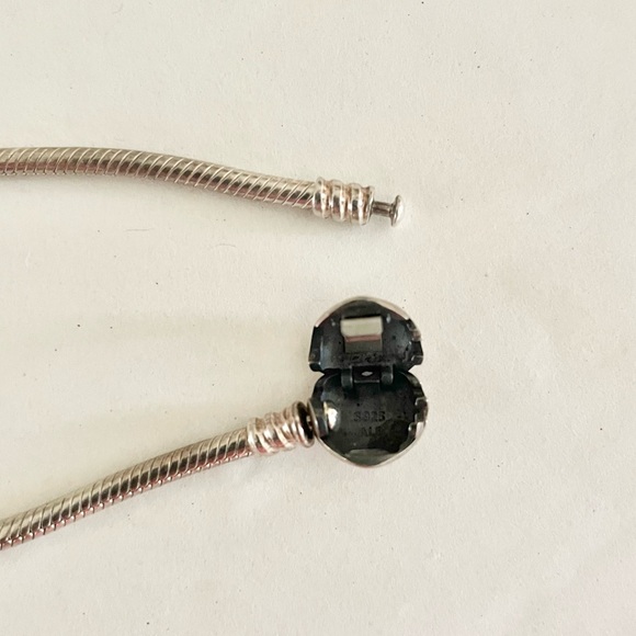 Pandora Sterling Silver Heart Clasp Bracelet - Picture 4 of 4